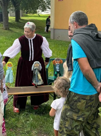 b9c00abb-8ee9-4c46-ba3f-59b000513b78